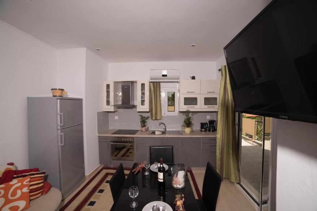 Bodikos Apartments 皮特斯迪亚 外观 照片